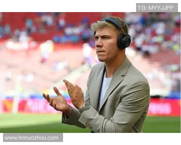 霍伊伦的传奇人生与成就探秘：从默默无闻到璀璨星光的蜕变之路